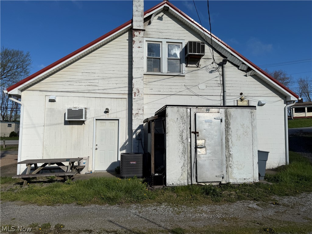 932 Main Street Property Photo 4