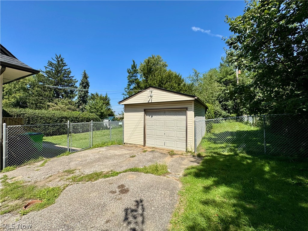 1451 Craneing Road Property Photo 25