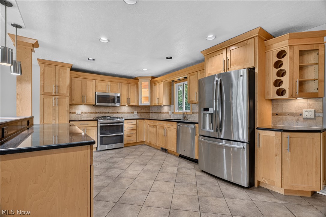 6613 Brookside Road Property Photo 5