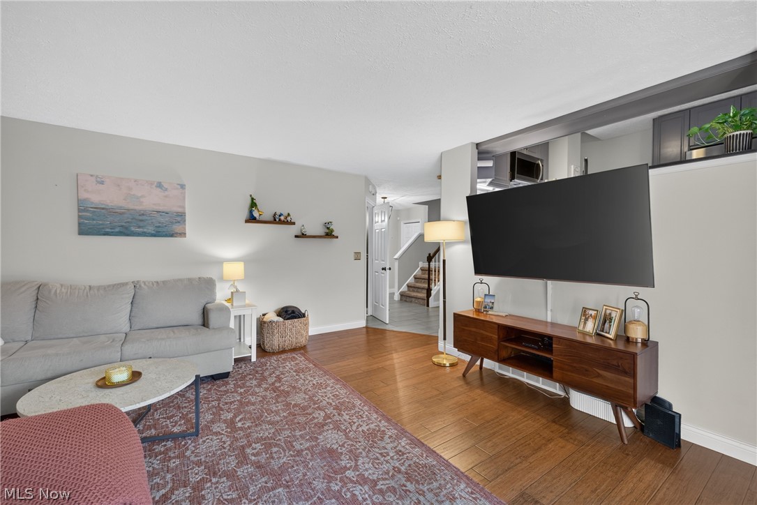38408 Piccadilly Square Property Photo 6