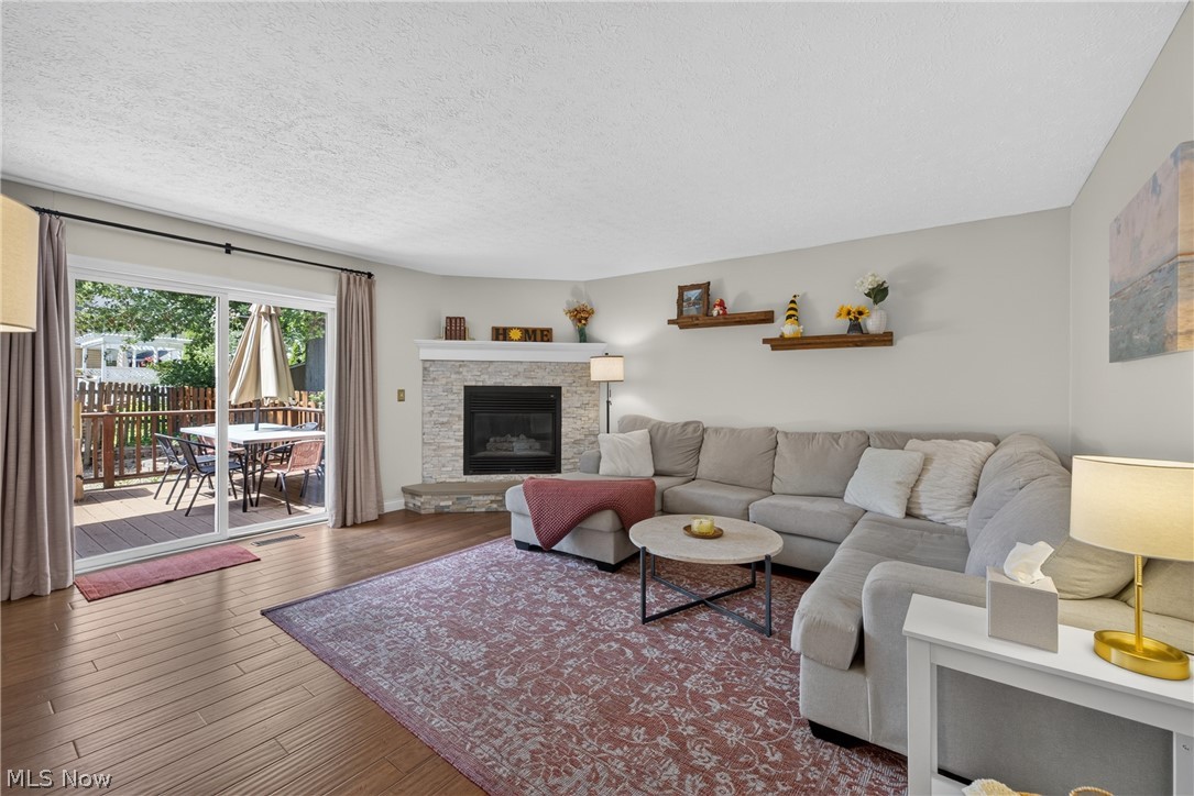 38408 Piccadilly Square Property Photo 8
