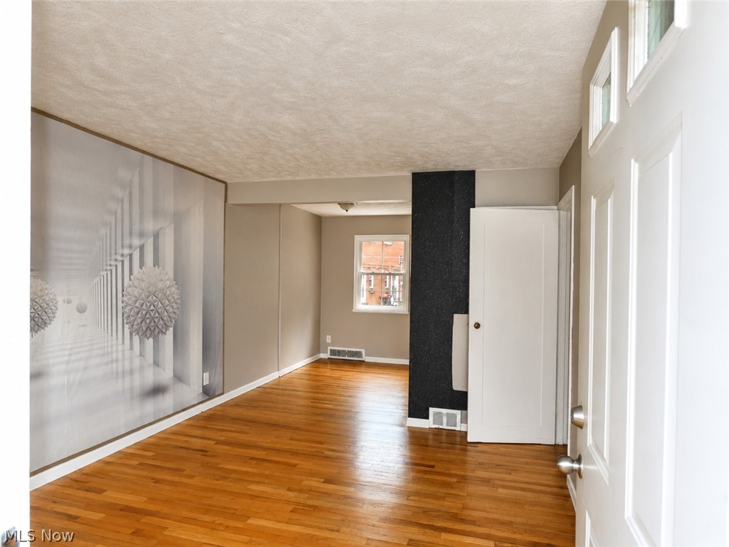 22651 Fox Avenue E Property Photo 2