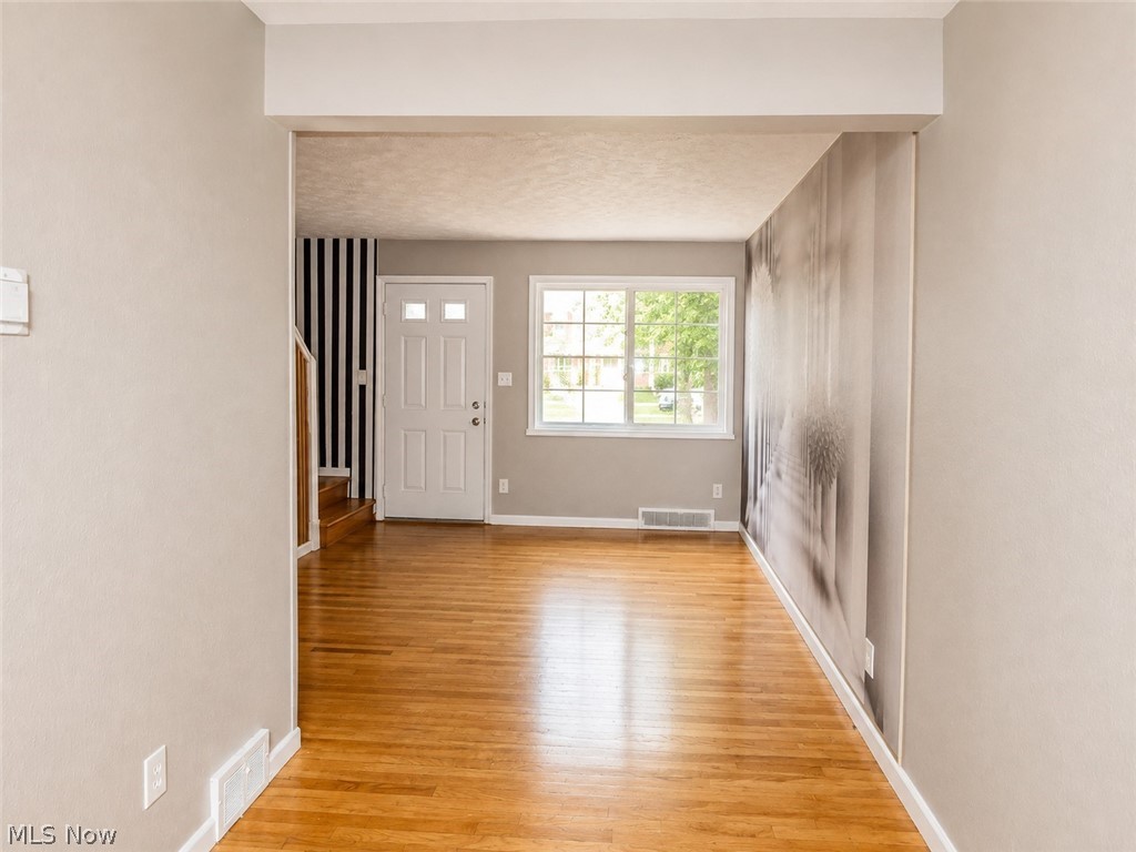 22651 Fox Avenue E Property Photo 4