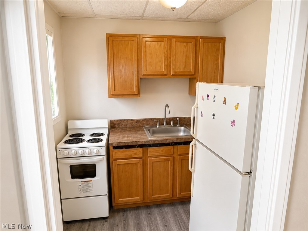 22651 Fox Avenue E Property Photo 5