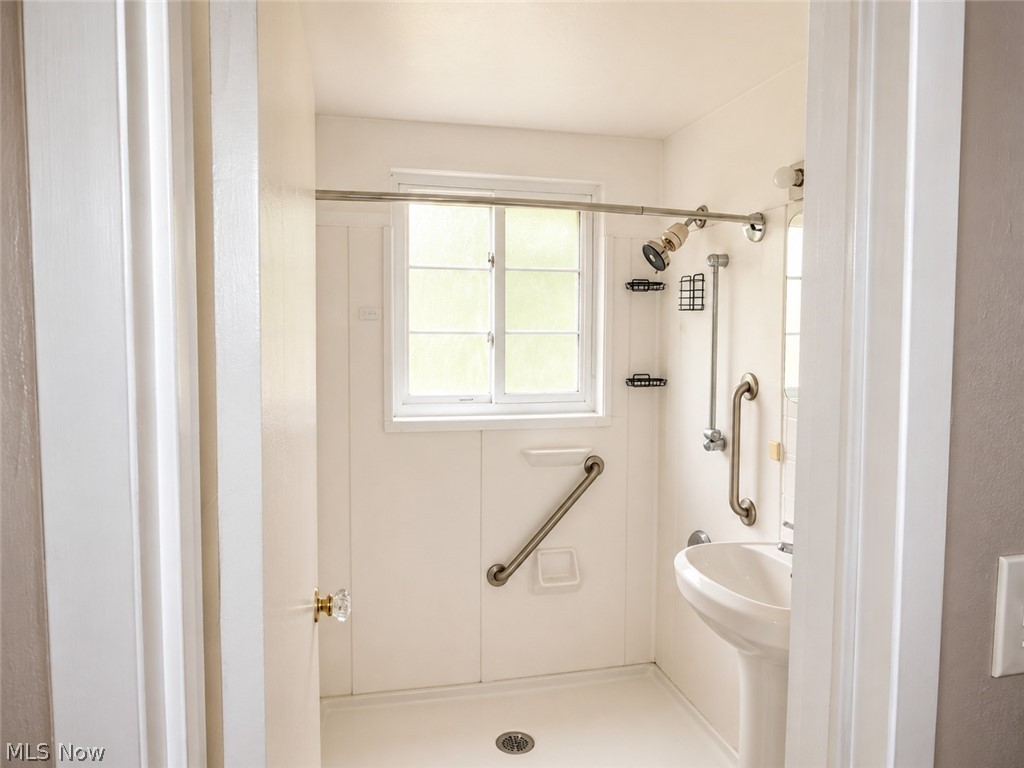 22651 Fox Avenue E Property Photo 6