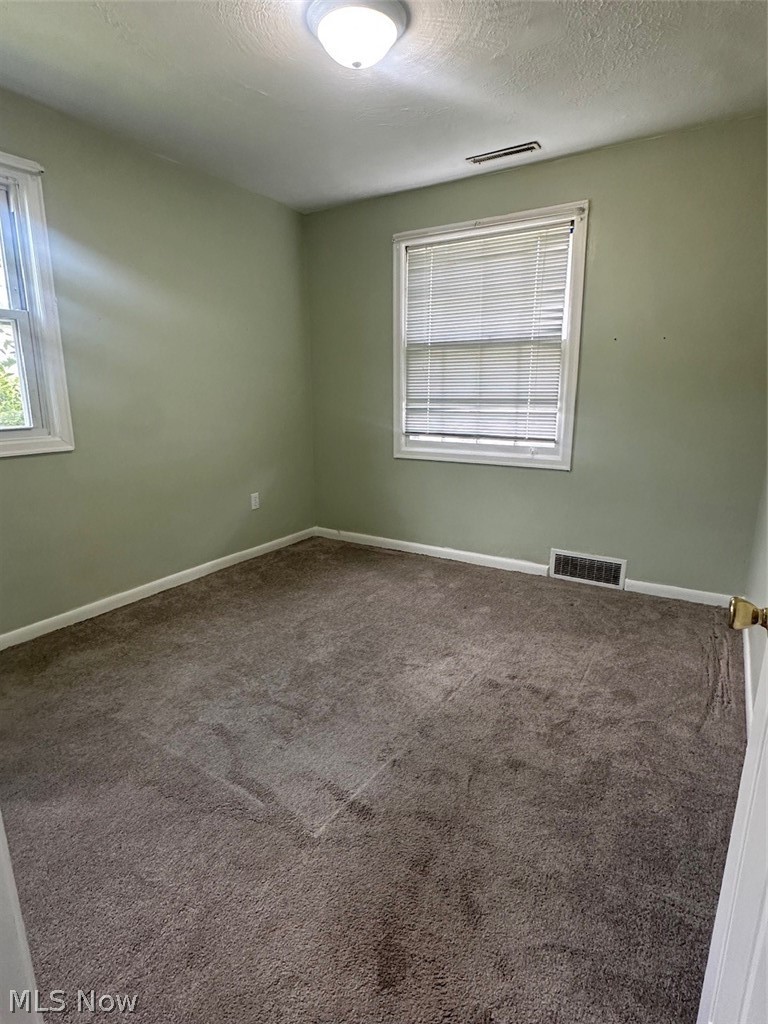 550 Upton Avenue Property Photo 8