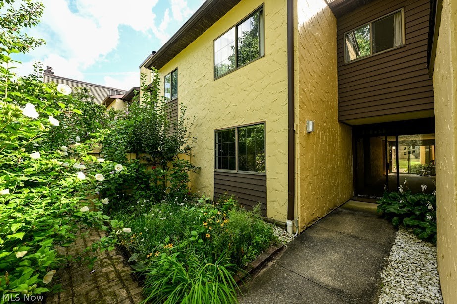 879 Hampton Ridge Drive