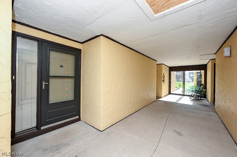 879 Hampton Ridge Drive Property Photo 2