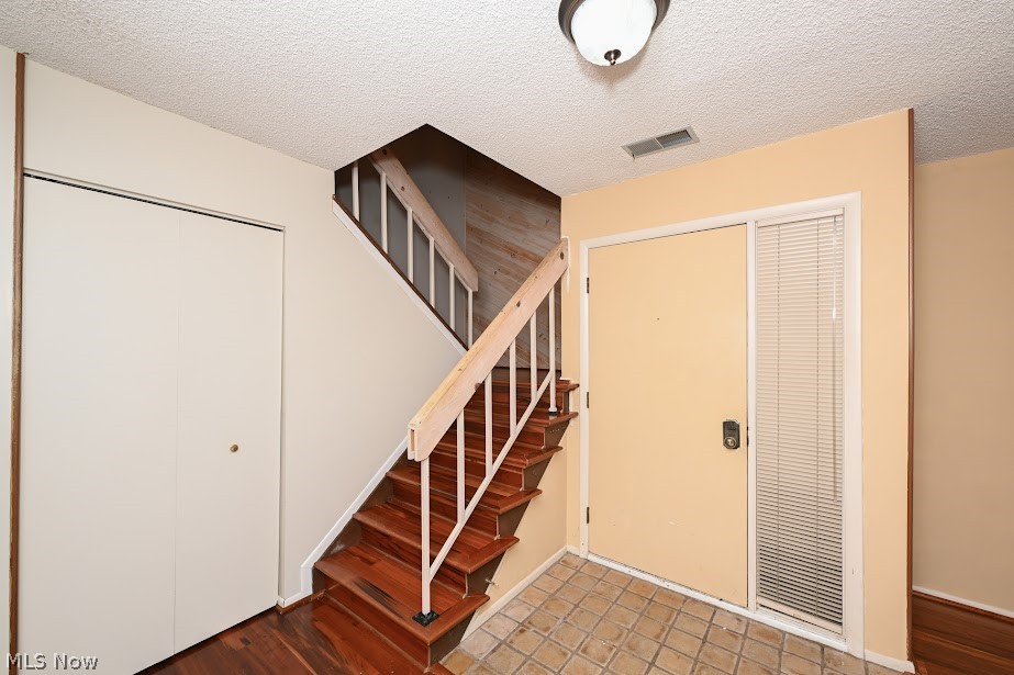 879 Hampton Ridge Drive Property Photo 15
