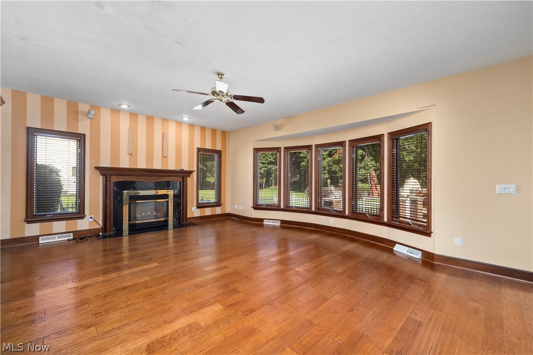 6232 Oak Point Property Photo 9