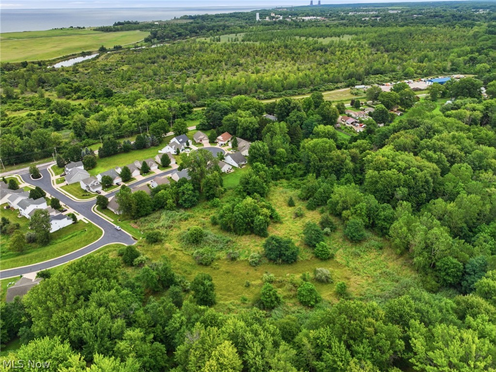 Lighthouse Pointe Drive Property Photo 9