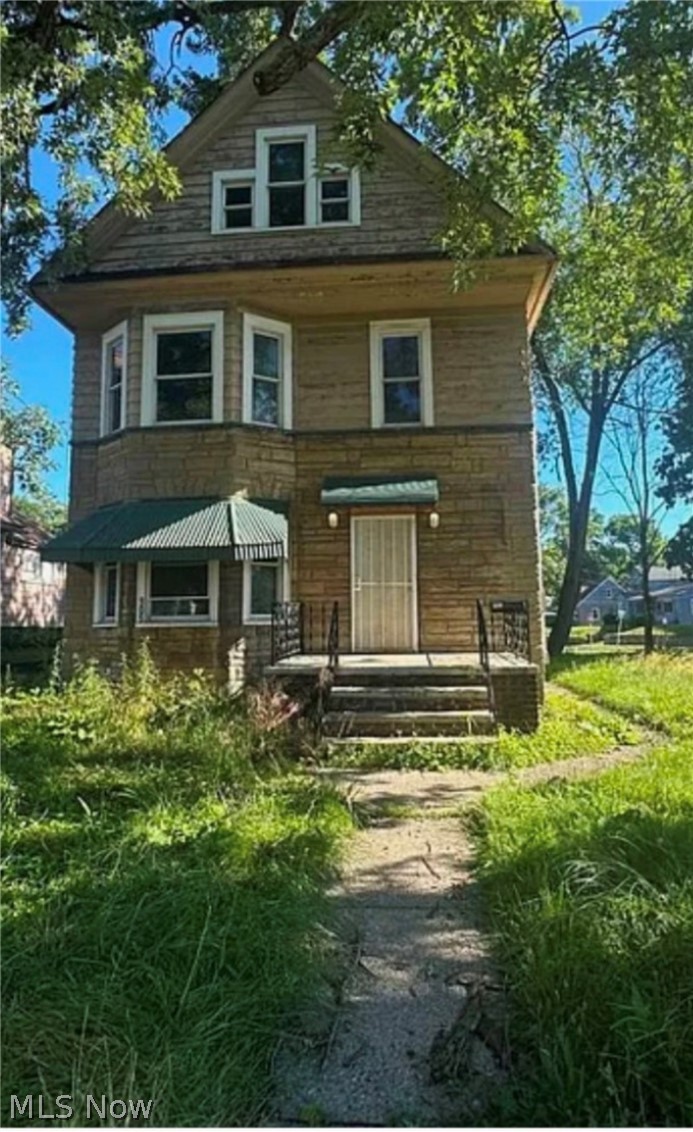 905 E Buchtel Avenue Property Photo 1