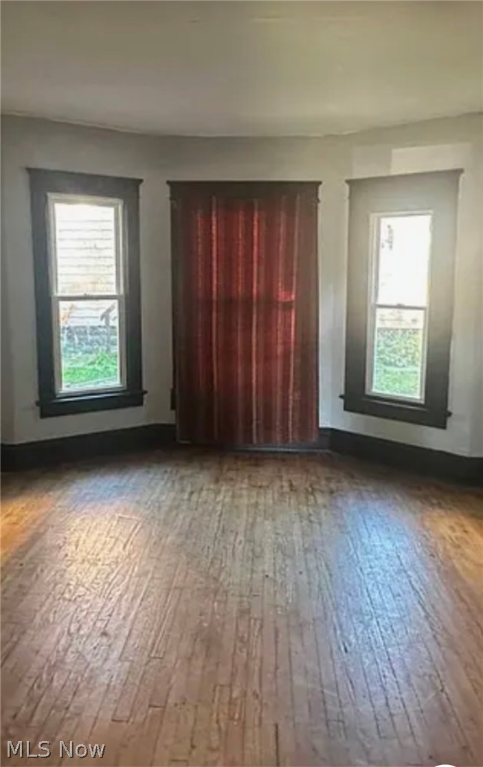 905 E Buchtel Avenue Property Photo 4