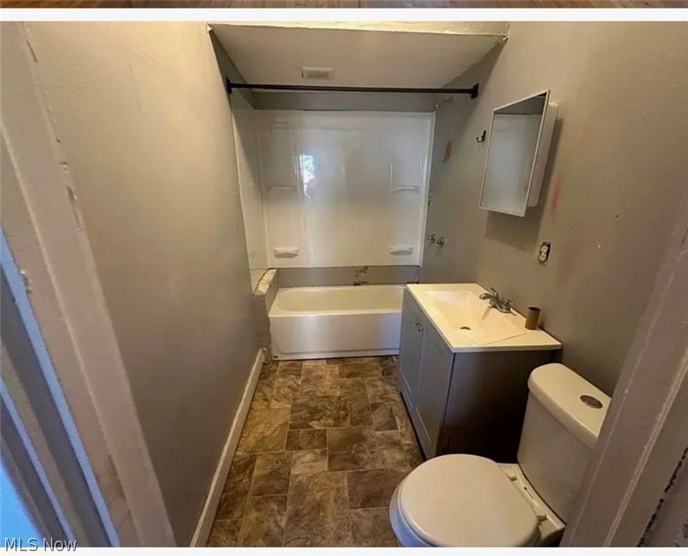 905 E Buchtel Avenue Property Photo 9