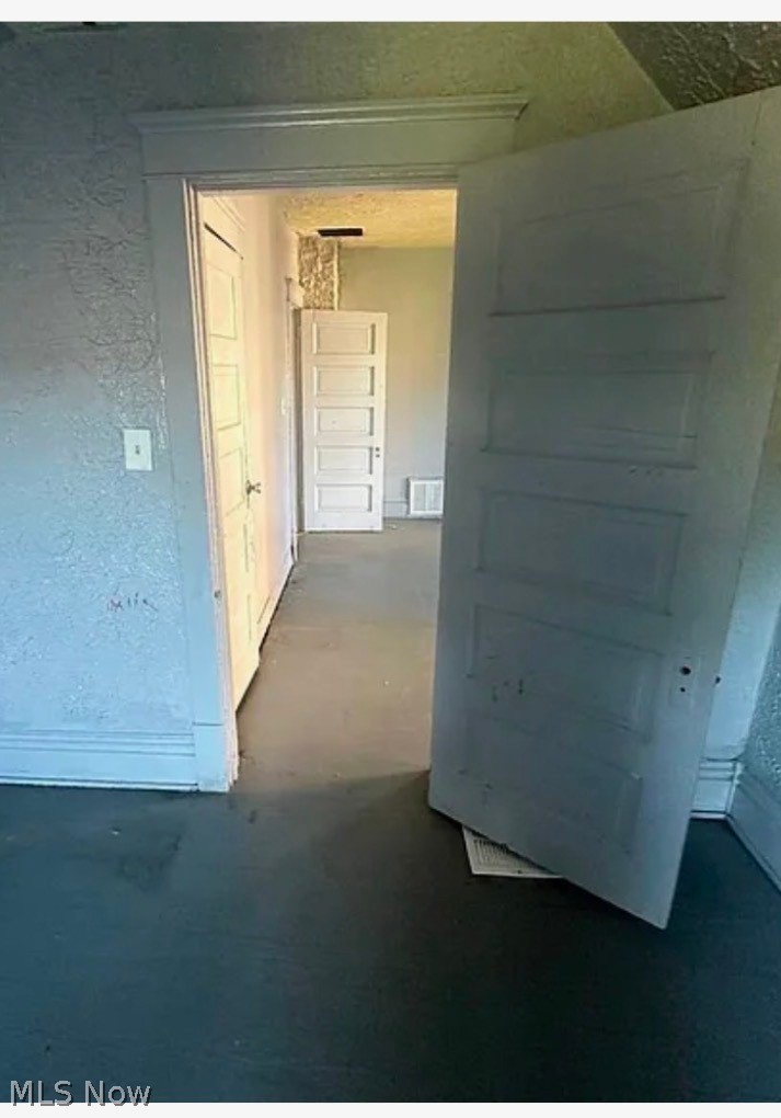 905 E Buchtel Avenue Property Photo 14