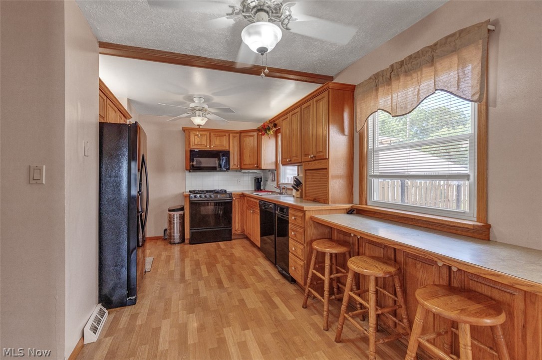 14903 Tabor Avenue Property Photo 8