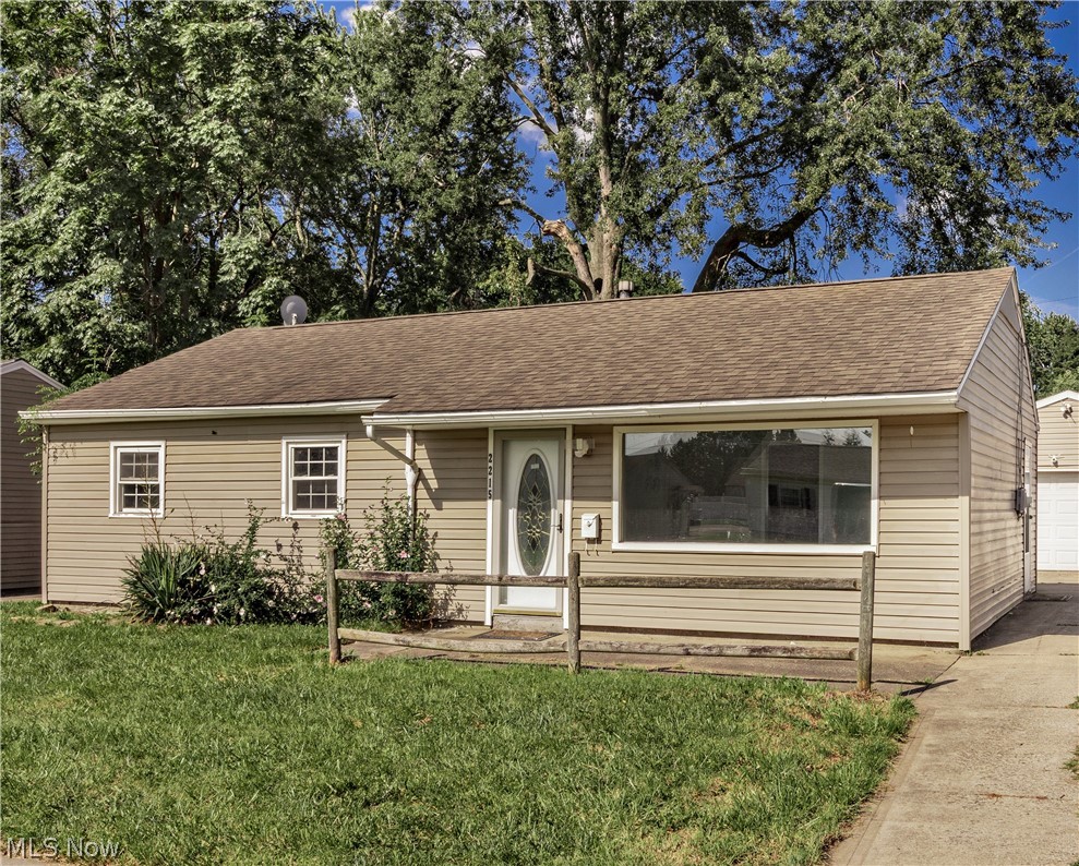2215 Willowrow Avenue Ne Property Photo 1