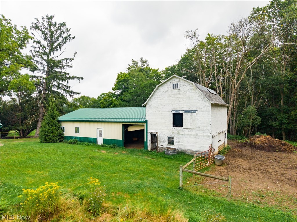 172 W County Line Road Property Photo 8