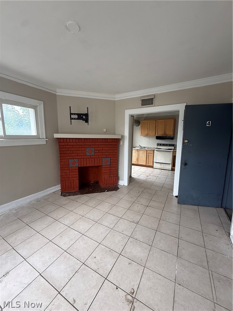 976 E 70th Street Property Photo 9
