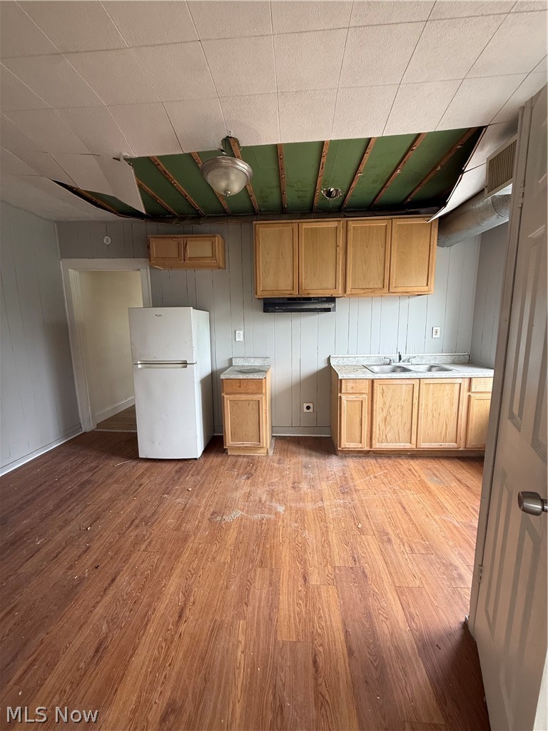 976 E 70th Street Property Photo 13
