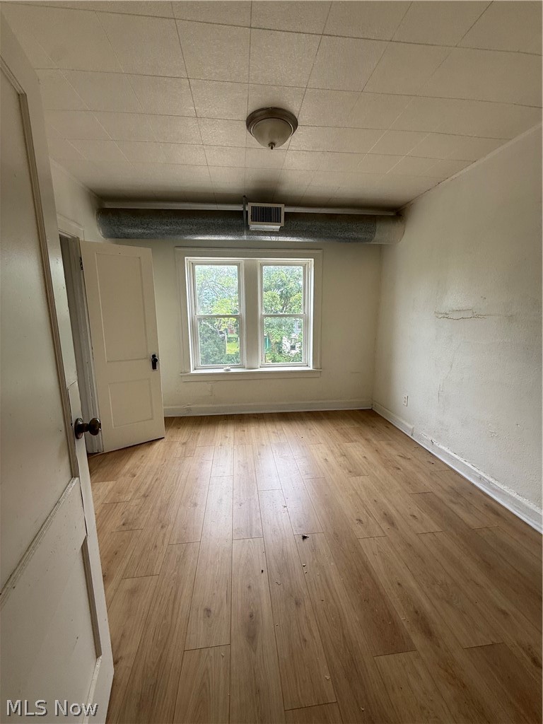 976 E 70th Street Property Photo 16