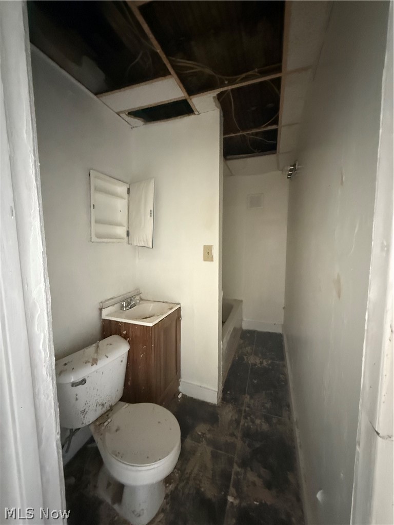 976 E 70th Street Property Photo 18