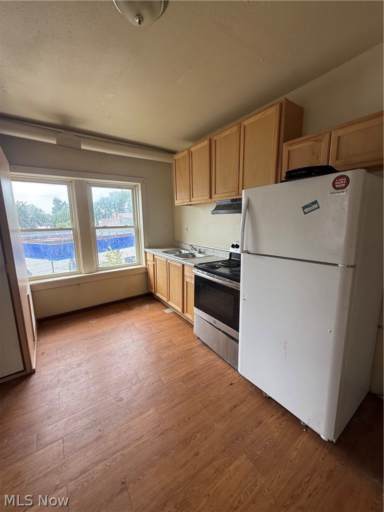 976 E 70th Street Property Photo 20
