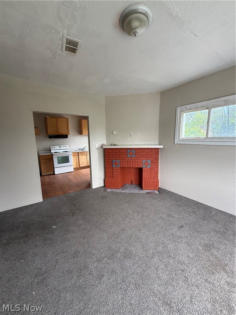 976 E 70th Street Property Photo 24