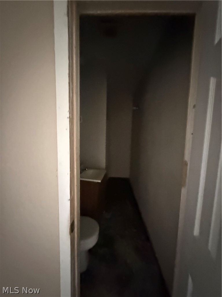 976 E 70th Street Property Photo 28