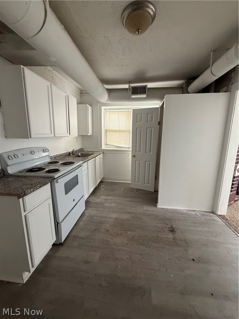 976 E 70th Street Property Photo 36