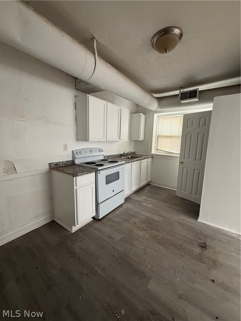 976 E 70th Street Property Photo 37