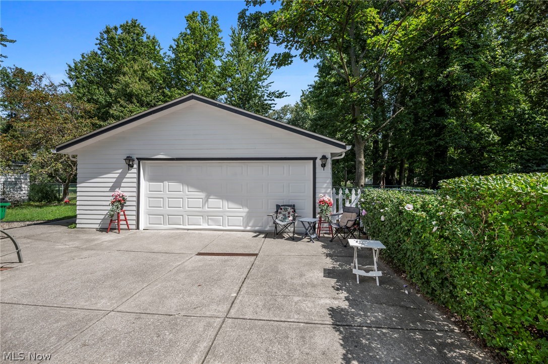 265 E 317th Street Property Photo 4