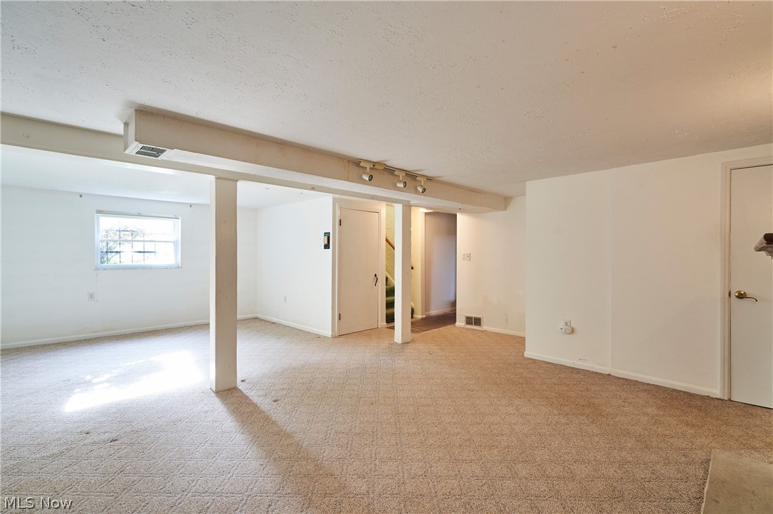 1170 N Plainview Drive Property Photo 18