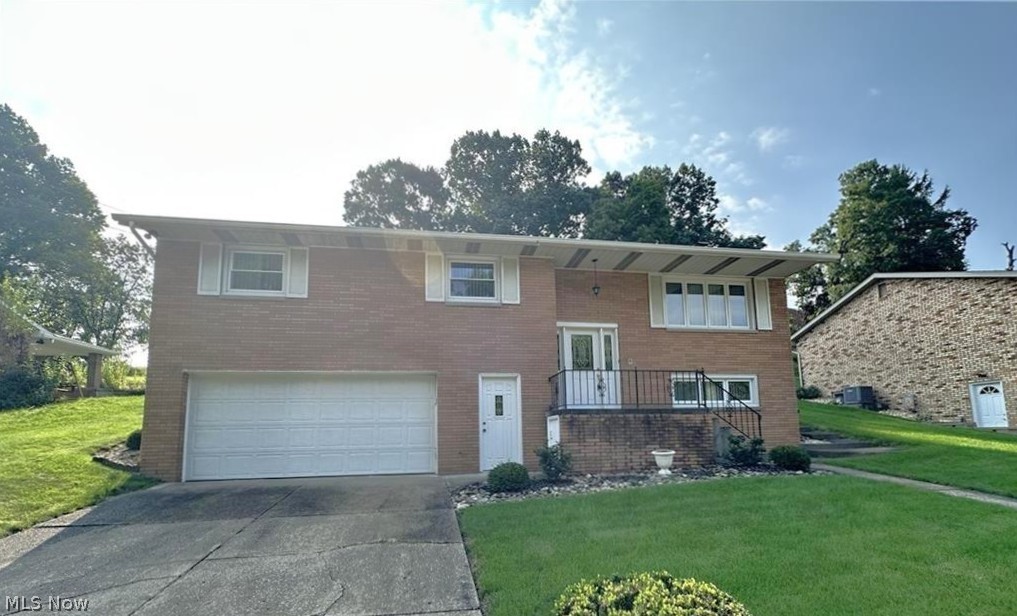 128 Starvaggi Drive Property Photo 1