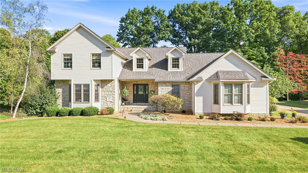 30 White Oak Court Property Photo 1