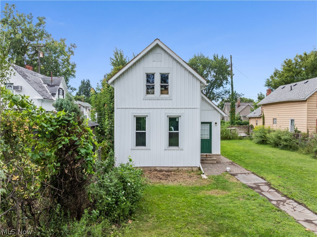 3417 Wade Avenue Property Photo 1