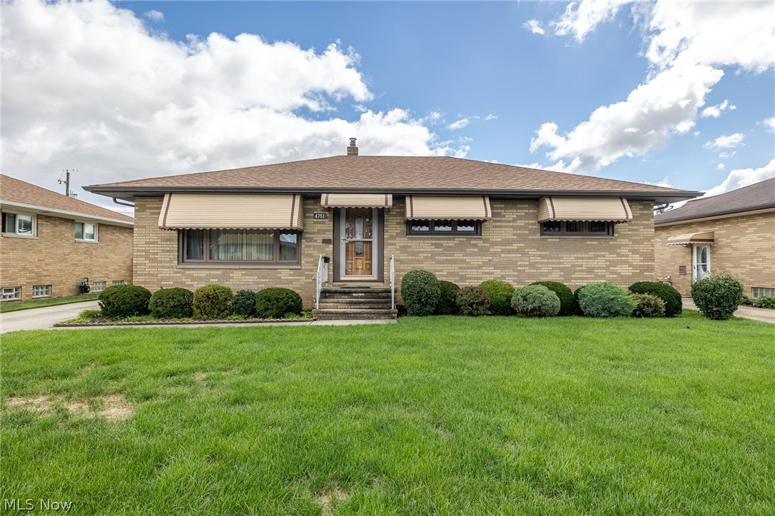 4751 Forest Edge Drive Property Photo 1