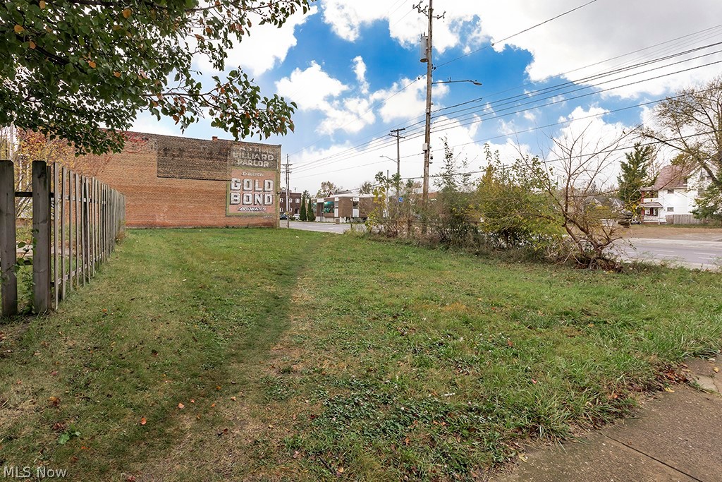 885 E 105th Street