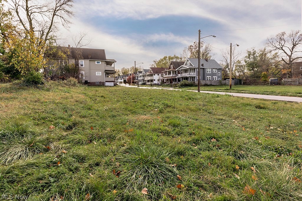 14302 Coit Road Property Photo 2