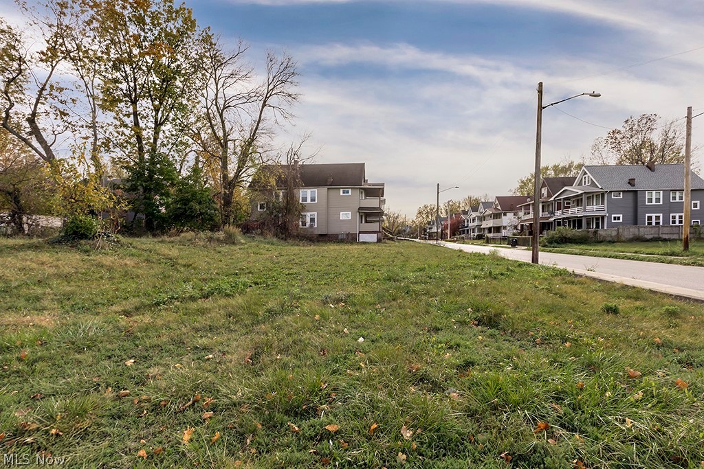 14302 Coit Road Property Photo 3