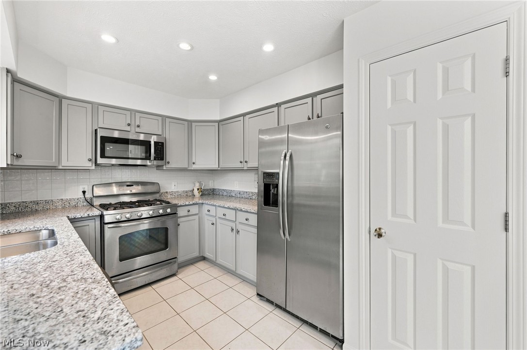 29008 Uxbridge Drive Property Photo 11