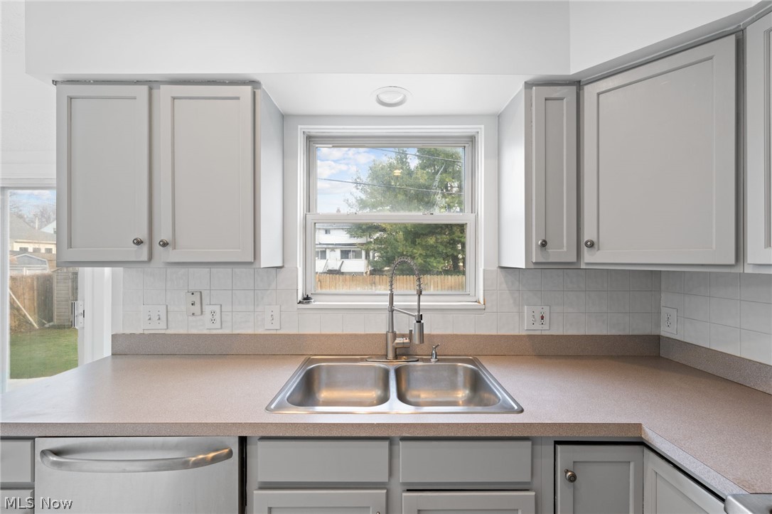 29008 Uxbridge Drive Property Photo 13