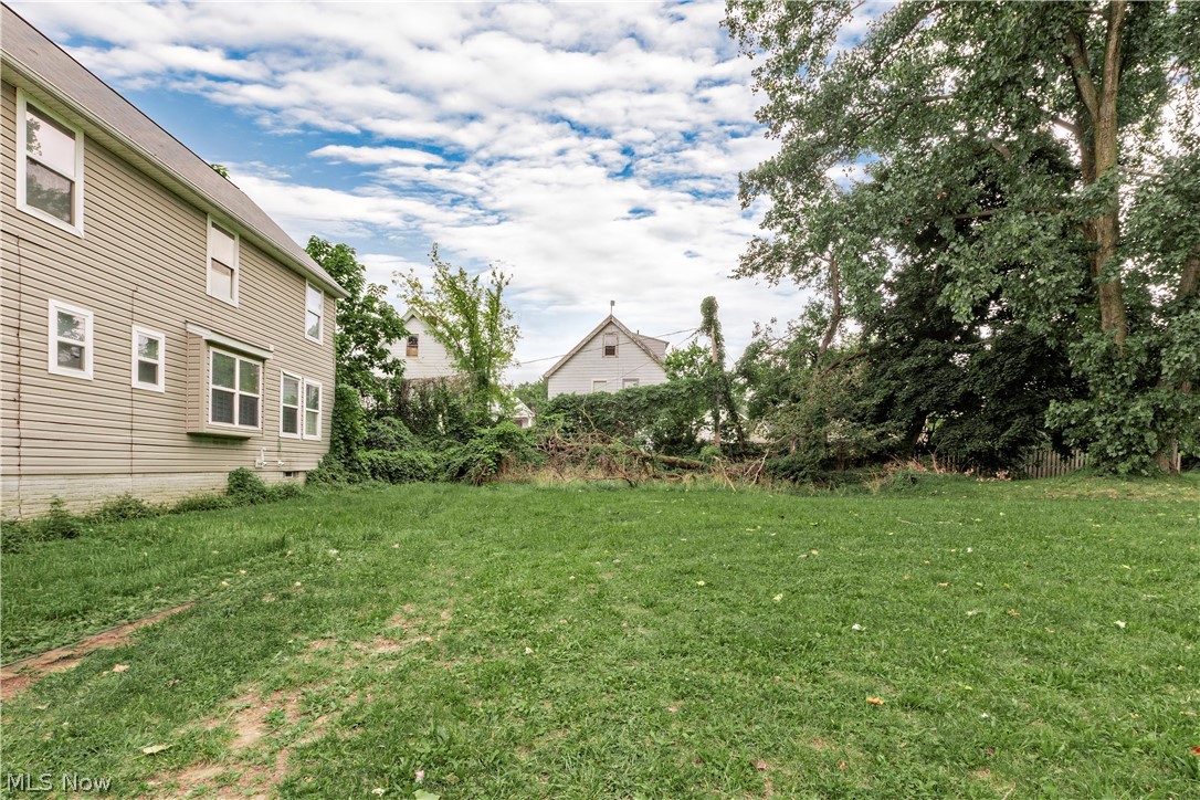 11112 Earle Avenue Property Photo 1