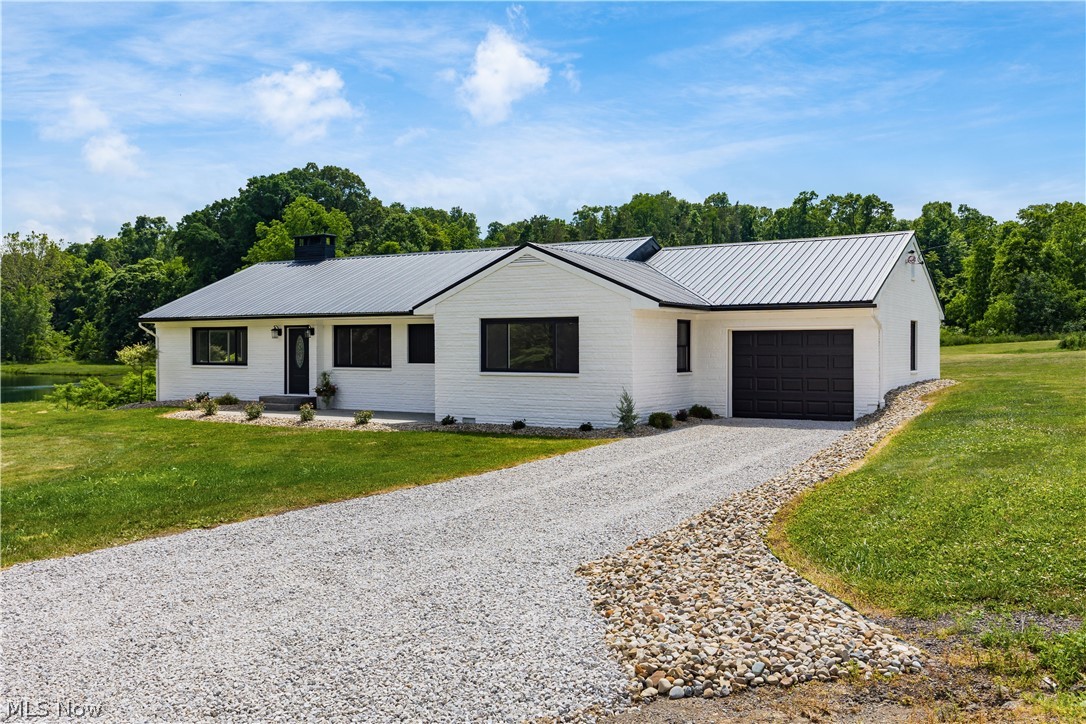 2428 Applegate Road Property Photo 1