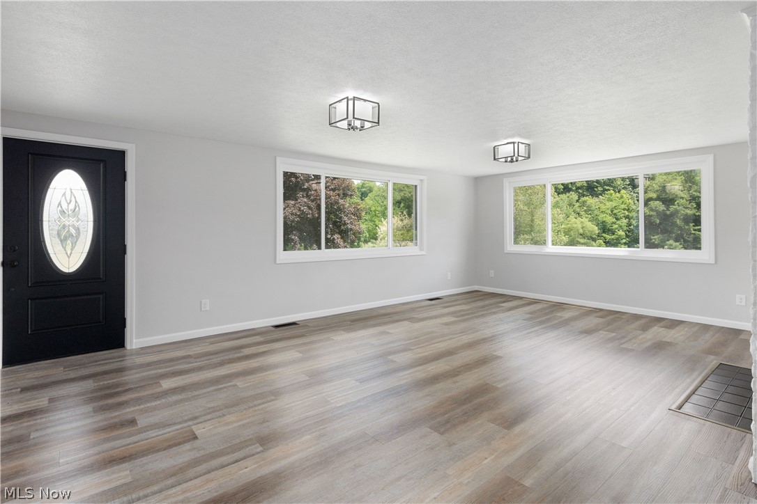 2428 Applegate Road Property Photo 5