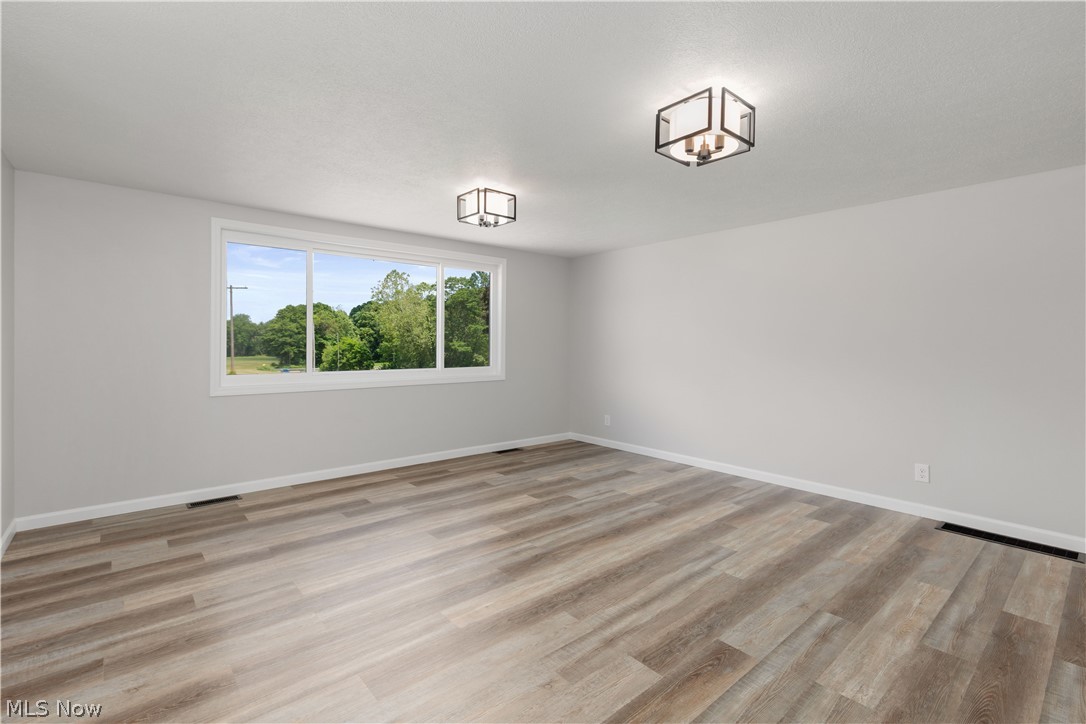 2428 Applegate Road Property Photo 6