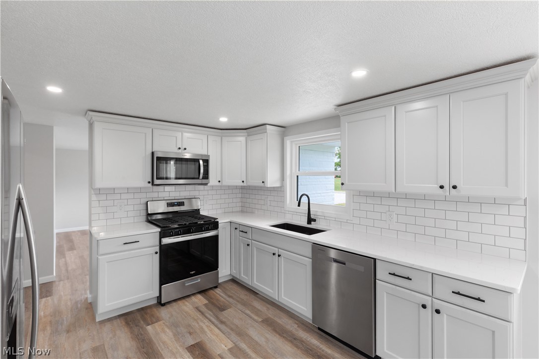 2428 Applegate Road Property Photo 10