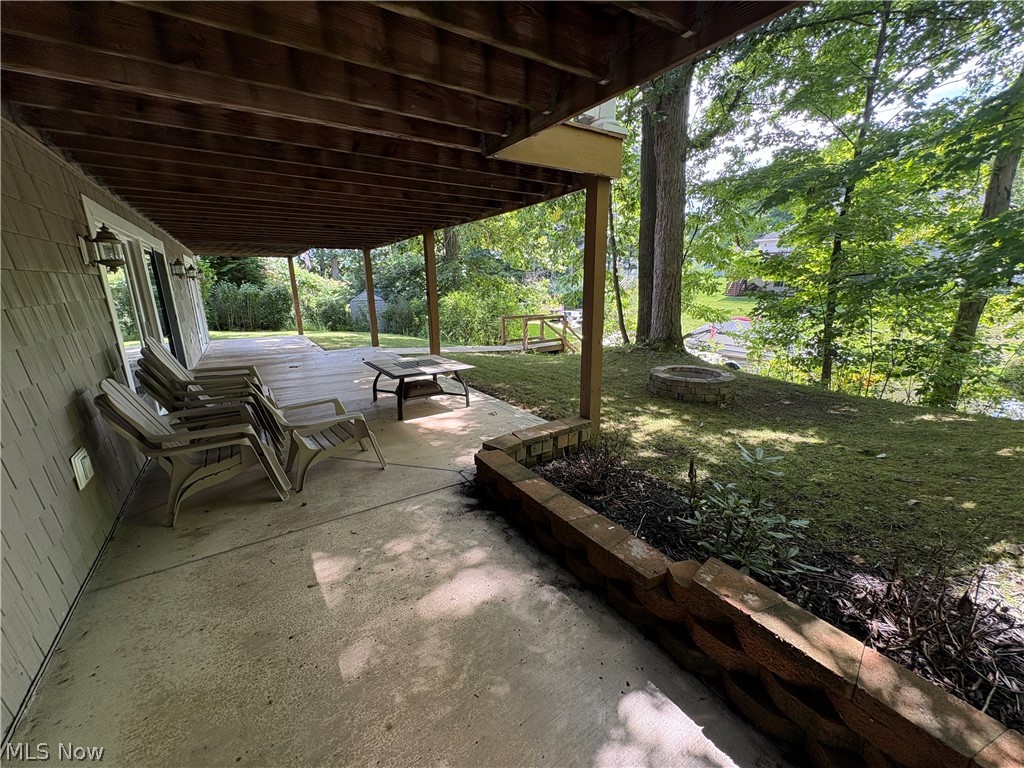 197 Ashtabula Point Property Photo 4