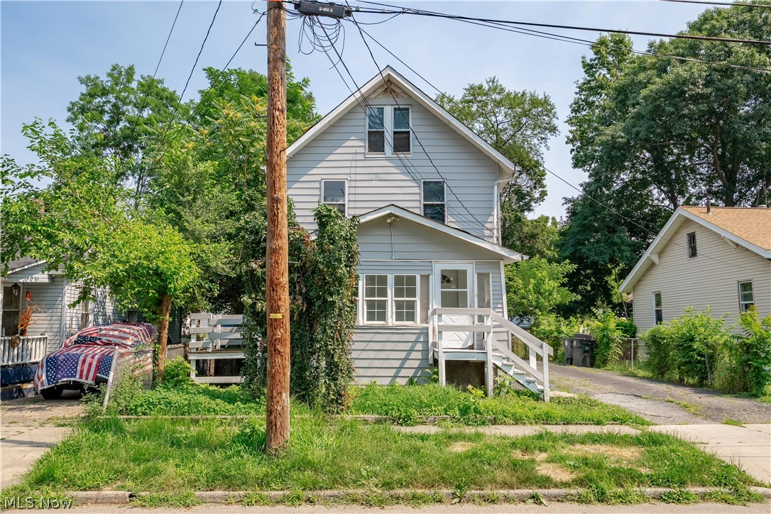 757 Baird Street Property Photo 1