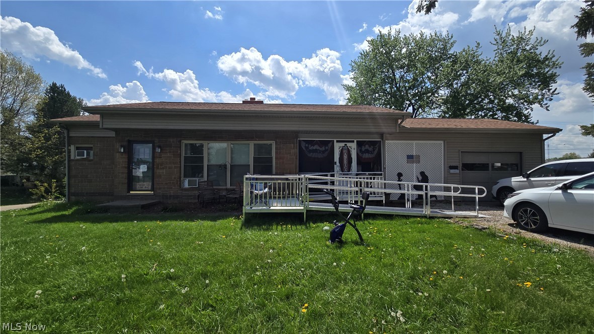 855 E College Street Property Photo 1